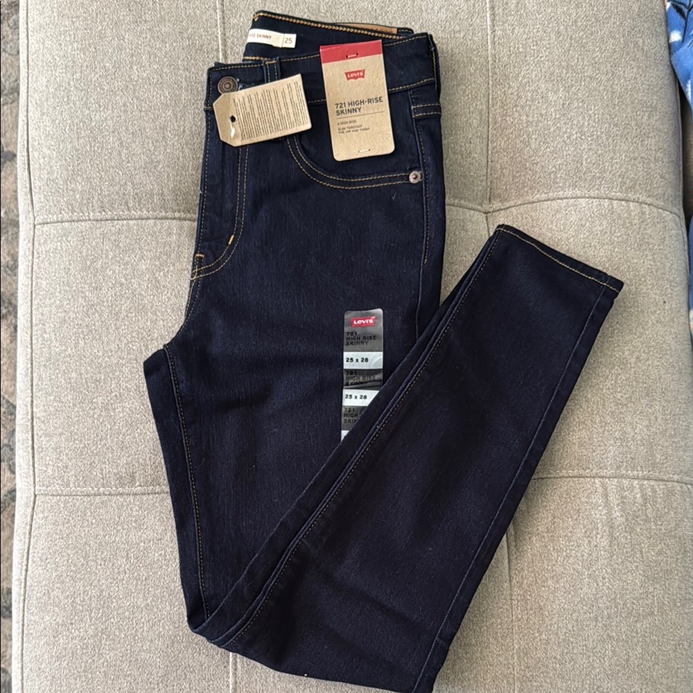 NWT Levi's Dark Blue 721 High-Rise Skinny Jeans